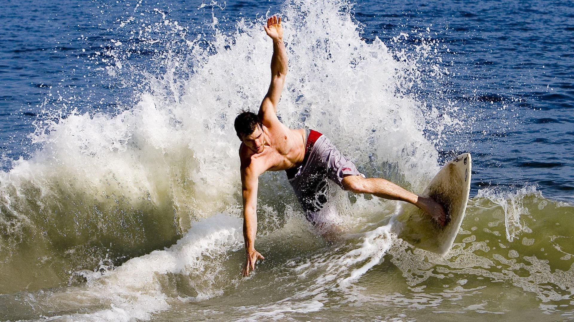 太阳西沉，乔治升起，深圳队稳守胜局，奥运周期关键战迎来新王