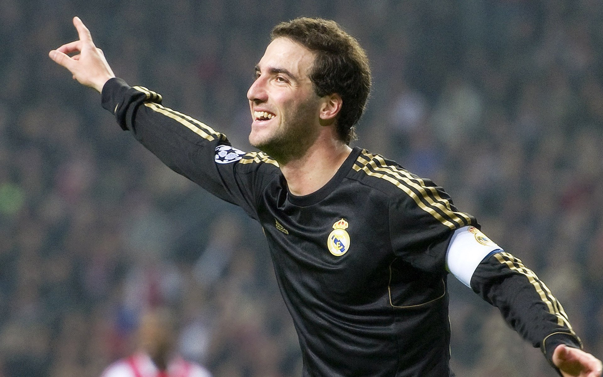 意甲焦点战之夜,奥斯梅恩带动全队节奏,那不勒斯奏响胜利狂想曲